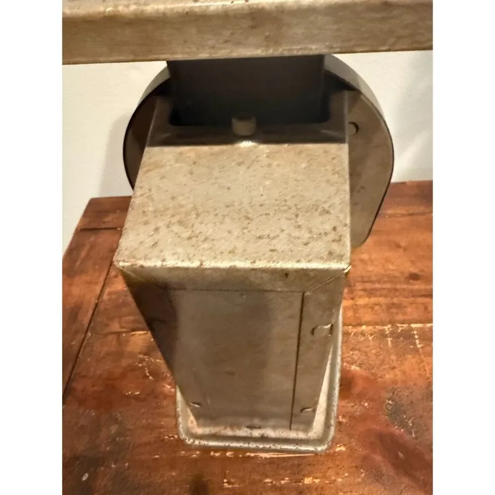 vintage Pelouze mechanical postal scale